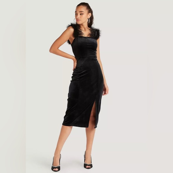 Dresses & Skirts - Velvet velour feather boa trim strap midi dress nwot